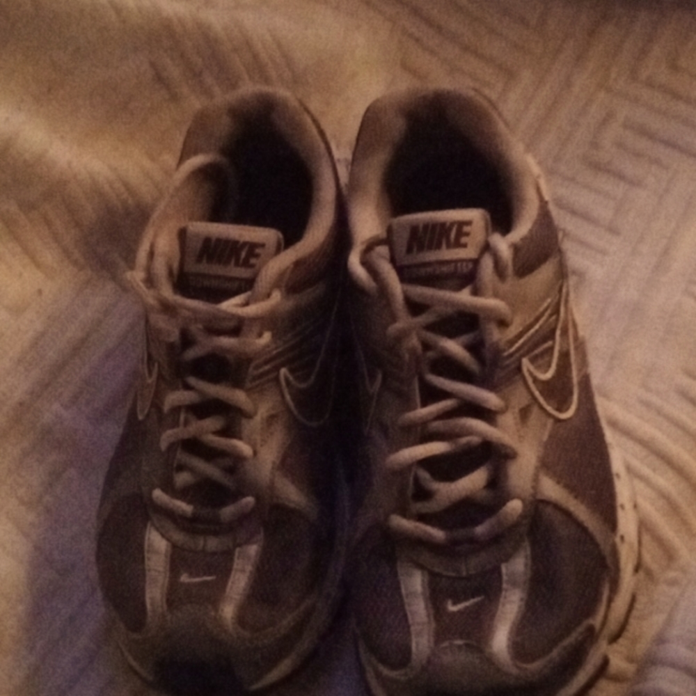 NIKE DOWNSHIFTER